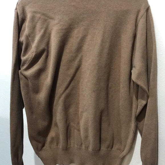 Izod size Medium sweater - Picture 2 of 9